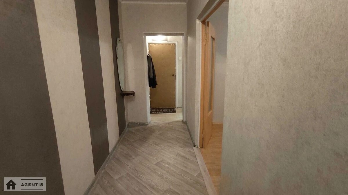 Сдам квартиру 3 комнаты, 71 m², 8 эт./10 этажей. 10, Архітектора Вербицького вул., Киев. 