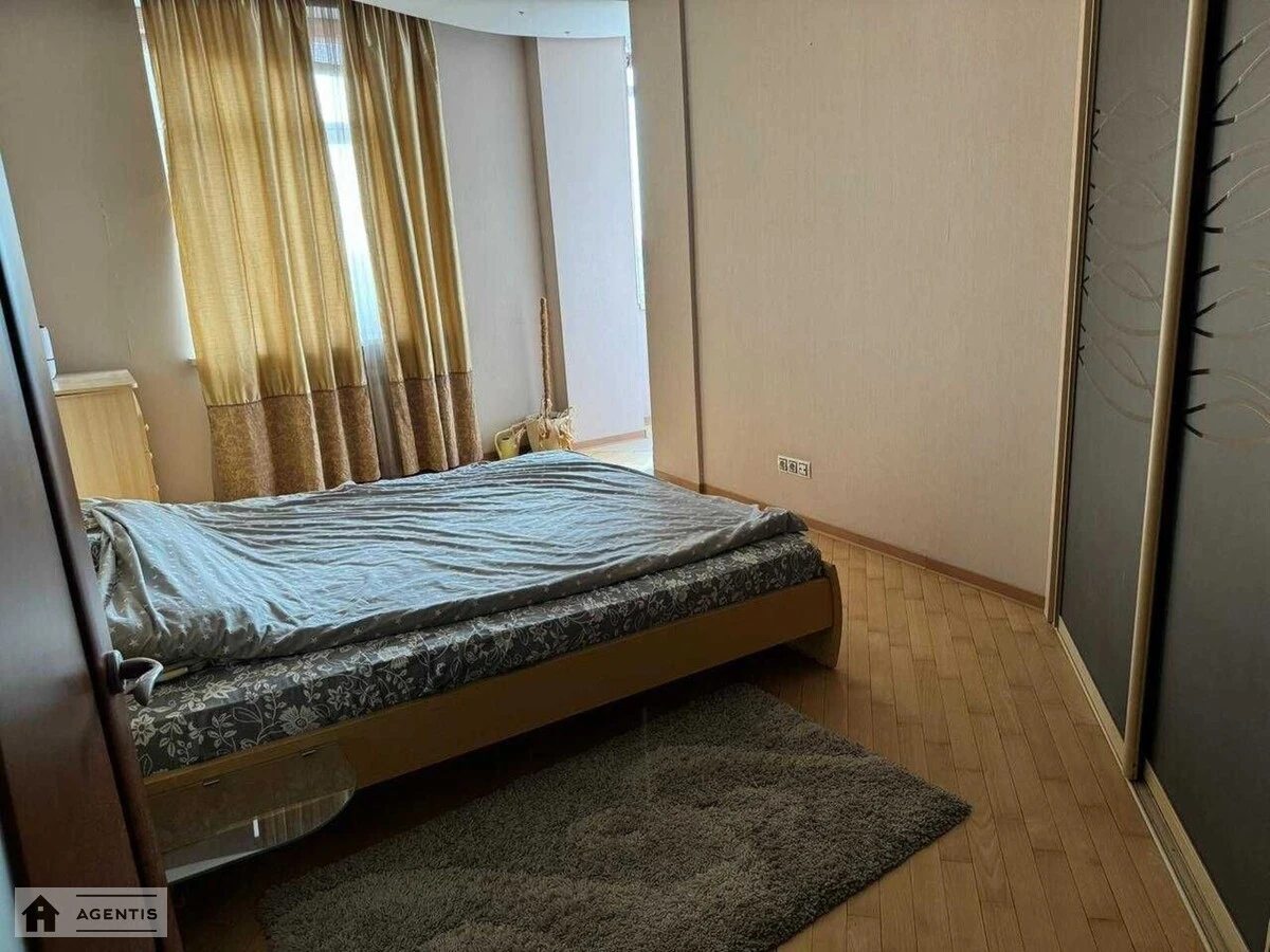 Сдам квартиру 3 комнаты, 104 m², 9 эт./15 этажей. 7, Святослава Хороброго вул. (Народного ополчення), Киев. 