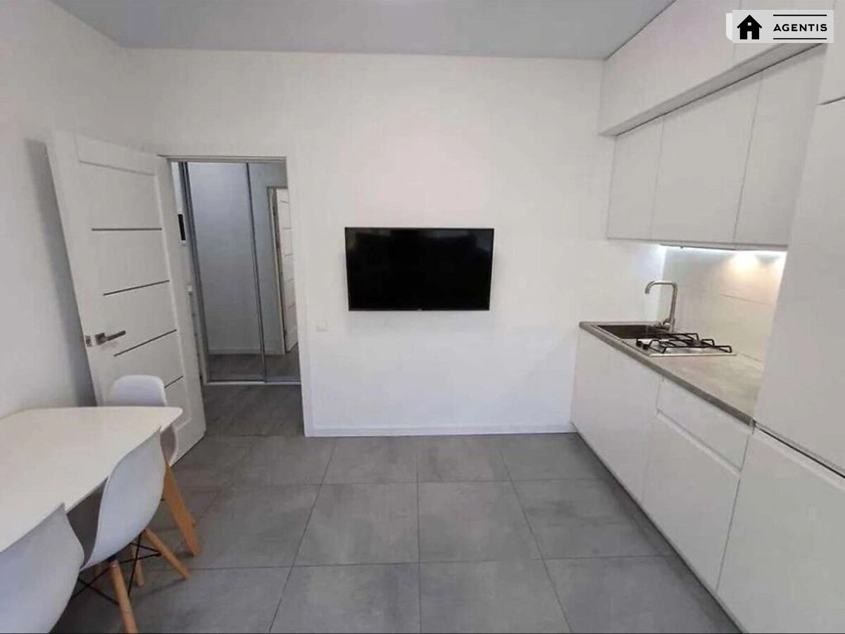 Сдам квартиру 1 комната, 40 m², 3 эт./27 этажей. 20, Лысогорская 20, Киев. 