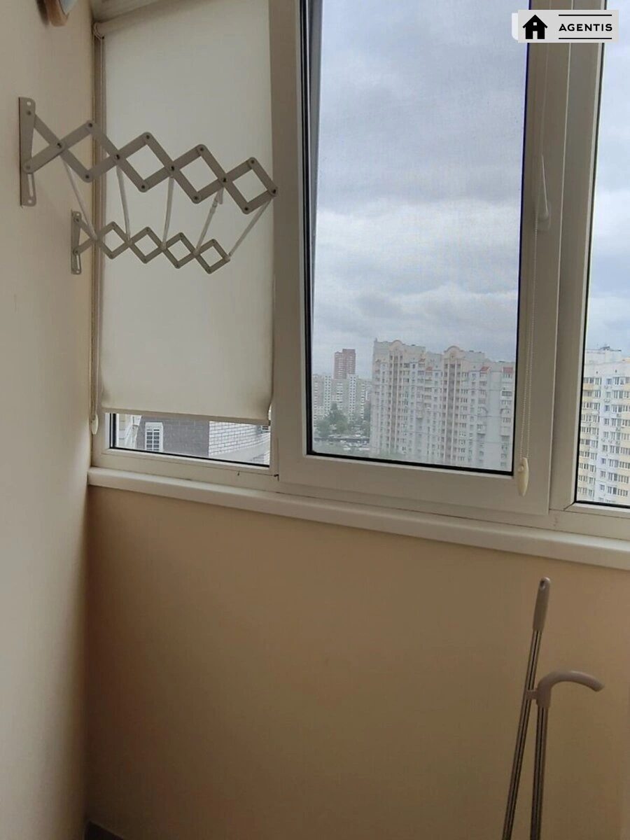 Apartment for rent 1 room, 56 m², 15th fl./24 floors. 30, Anny Akhmatovoyi vul., Kyiv. 