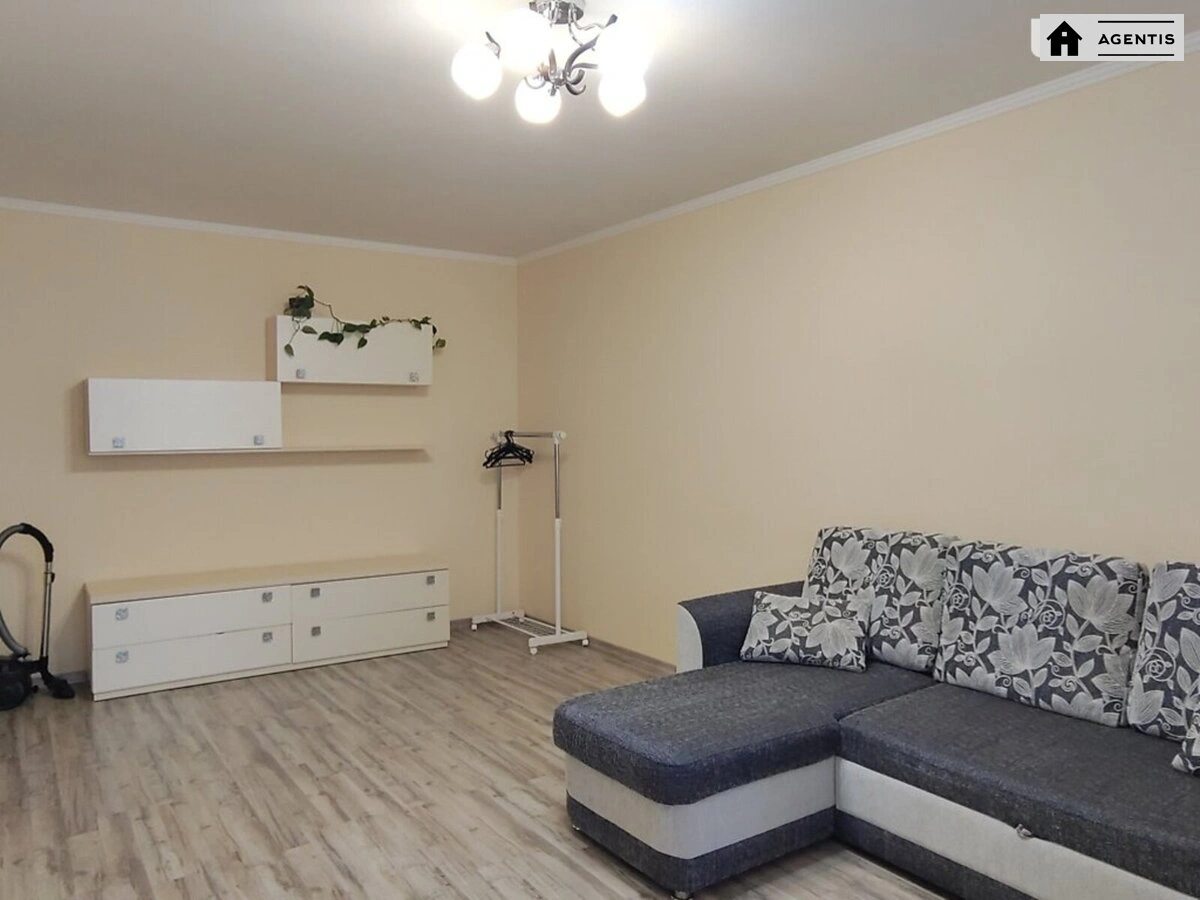 Сдам квартиру 1 комната, 56 m², 15 эт./24 этажа. 30, Анни Ахматової вул., Киев. 