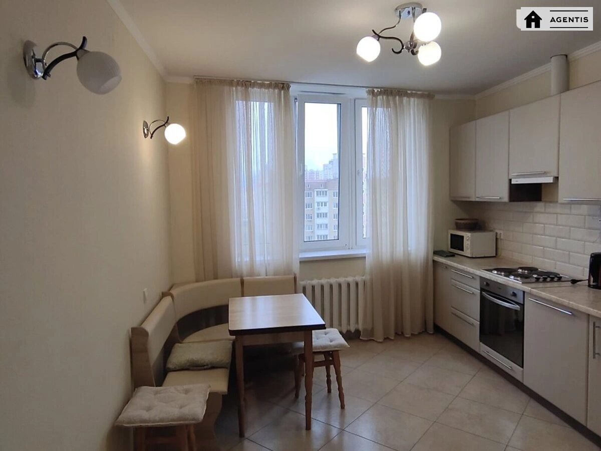 Сдам квартиру 1 комната, 56 m², 15 эт./24 этажа. 30, Анни Ахматової вул., Киев. 