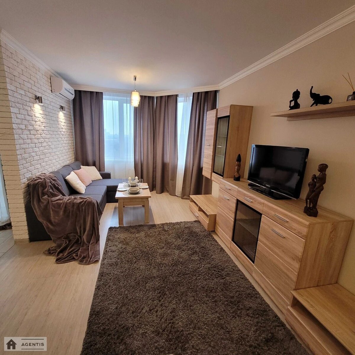 Сдам квартиру 1 комната, 50 m², 18 эт./26 этажей. 95, Голосеевский 95, Киев. 