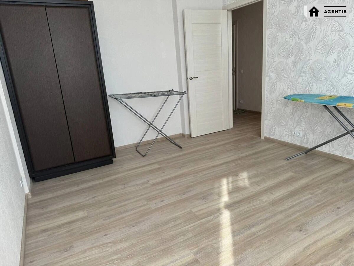 Сдам квартиру 2 комнаты, 76 m², 20 эт./25 этажей. 5, Олександра Олеся вул., Киев. 