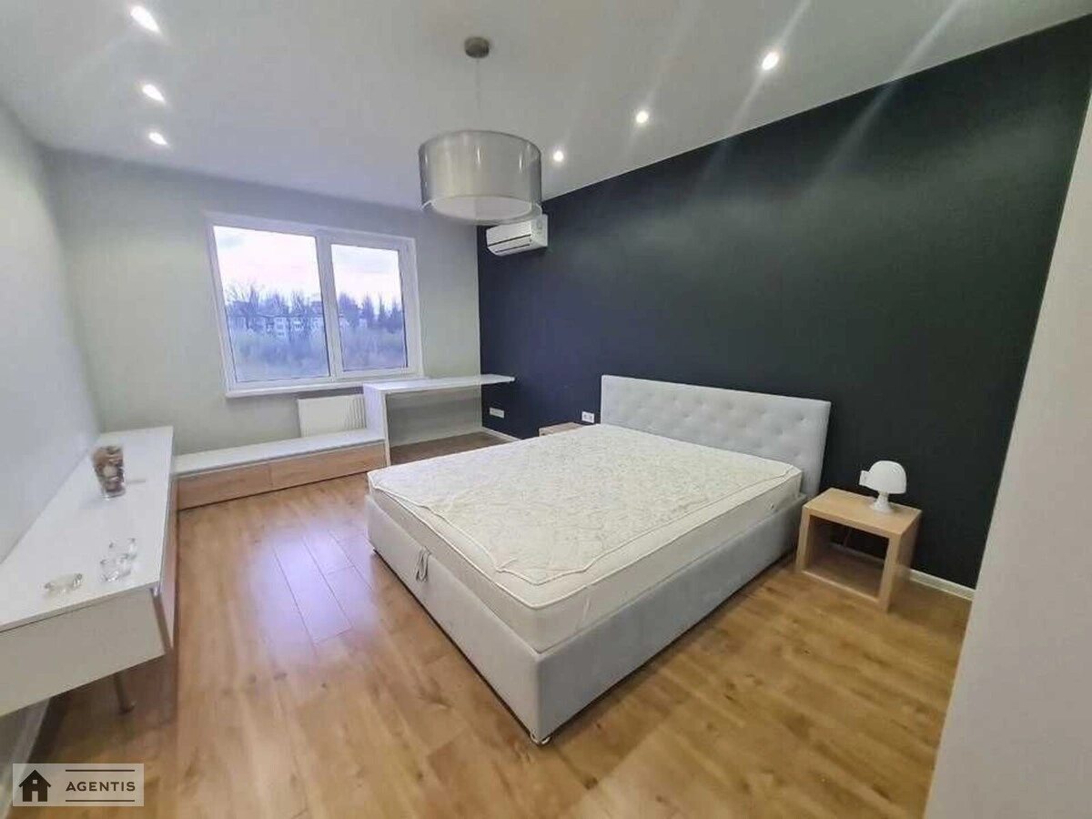 Сдам квартиру 2 комнаты, 66 m², 4 эт./16 этажей. 60, Тираспольская 60, Киев. 