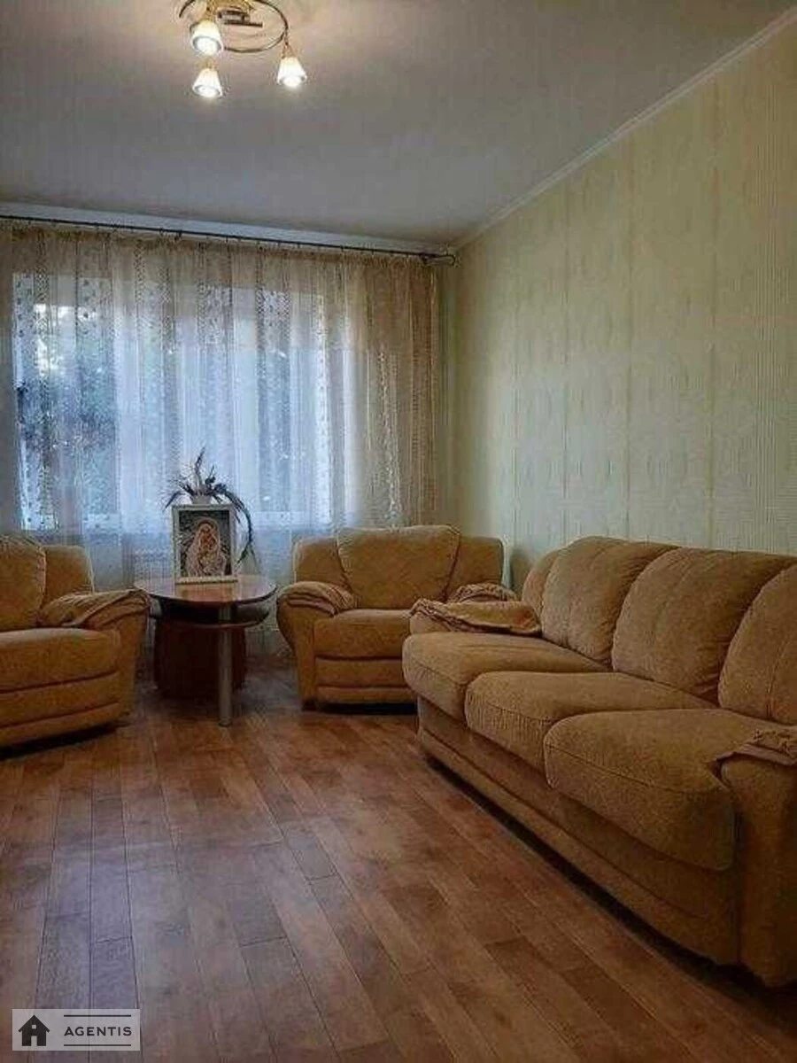 Apartment for rent 3 rooms, 72 m², 2nd fl./10 floors. Radunska, Kyiv. 