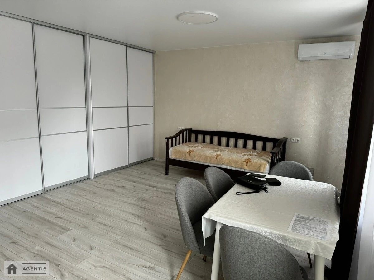 Apartment for rent 1 room, 35 m², 7th fl./9 floors. 117, Borschagivska 117, Kyiv. 