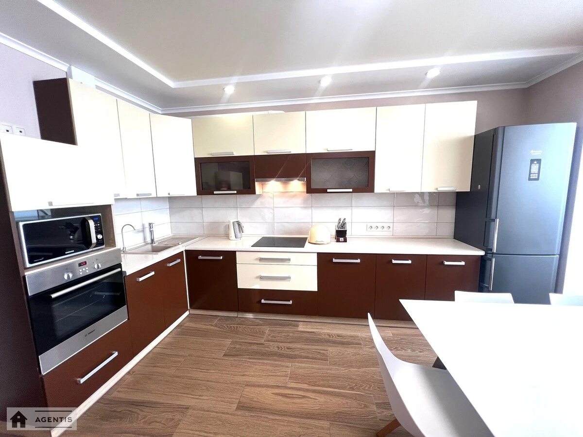 Сдам квартиру 1 комната, 58 m², 5 эт./24 этажа. 3, Михайла Максимовича вул. (Онуфрія Трутенка), Киев. 