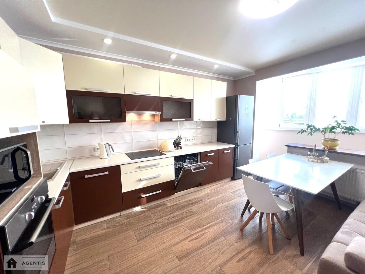 Сдам квартиру 1 комната, 58 m², 5 эт./24 этажа. 3, Михайла Максимовича вул. (Онуфрія Трутенка), Киев. 