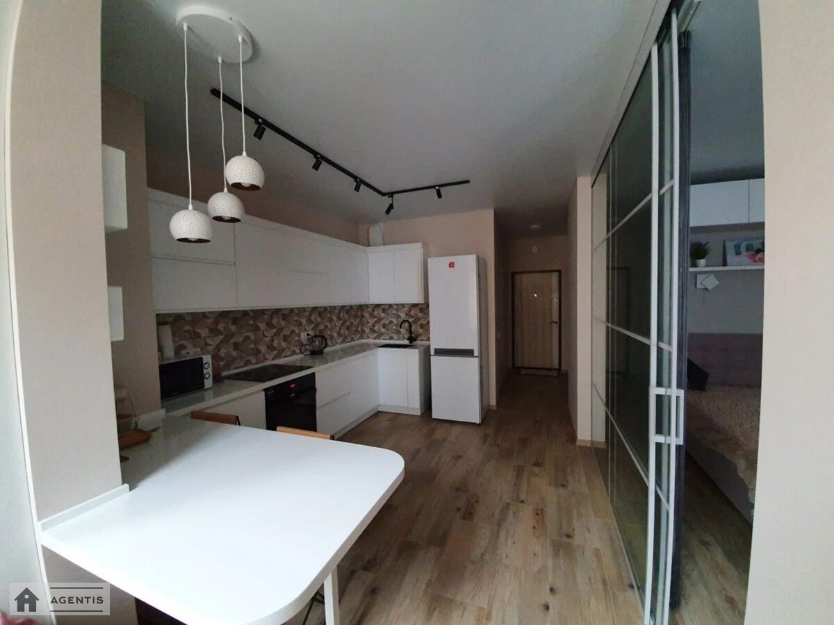 Apartment for rent 1 room, 42 m², 5th fl./10 floors. Prymiska , Novoselky. 