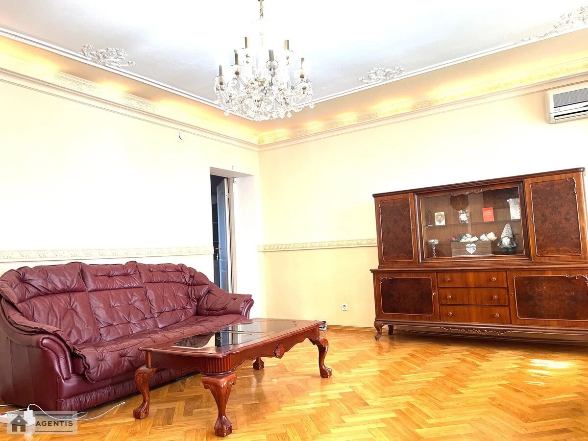 Apartment for rent 2 rooms, 69 m², 6th fl./9 floors. Feodosiyska, Kyiv. 