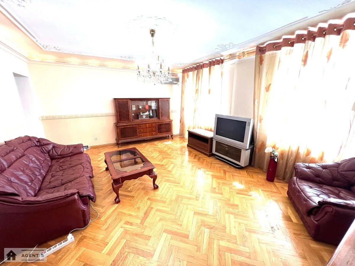 Apartment for rent 2 rooms, 69 m², 6th fl./9 floors. Feodosiyska, Kyiv. 