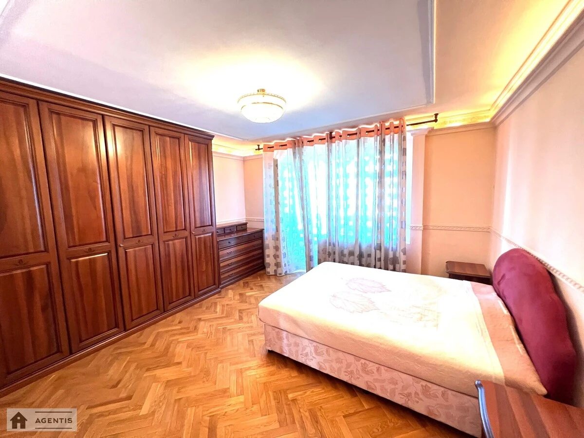 Apartment for rent 2 rooms, 69 m², 6th fl./9 floors. Feodosiyska, Kyiv. 