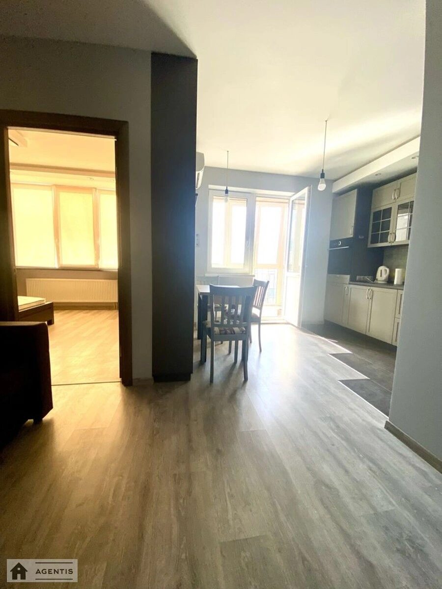 Сдам квартиру 1 комната, 52 m², 24 эт./25 этажей. 3, Градинская 3, Киев. 