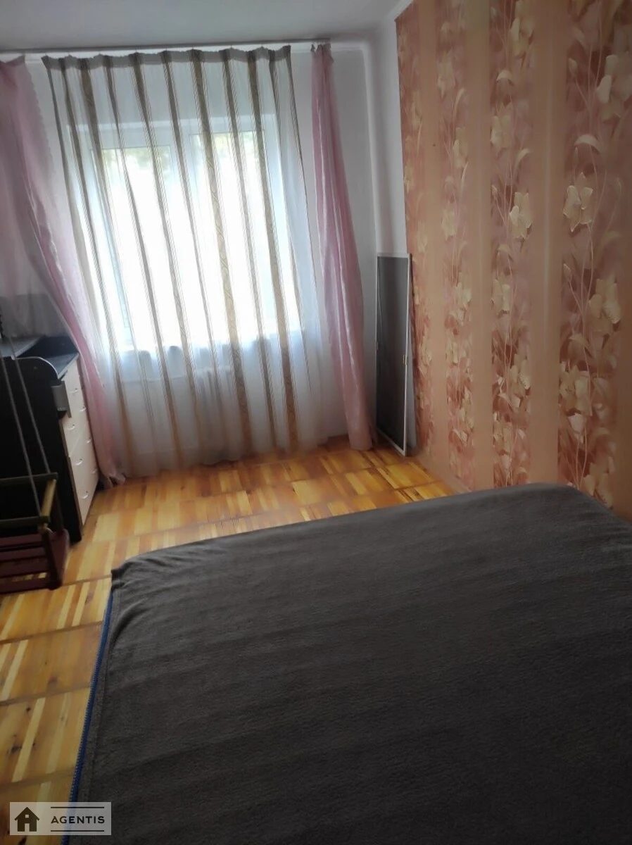 Apartment for rent 3 rooms, 58 m², 2nd fl./5 floors. 14, Mykhayla Dontsya vul., Kyiv. 