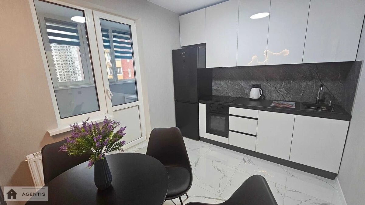 Сдам квартиру 1 комната, 42 m², 14 эт./24 этажа. 5, Самійла Кішки вул. (Маршала Конєва), Киев. 