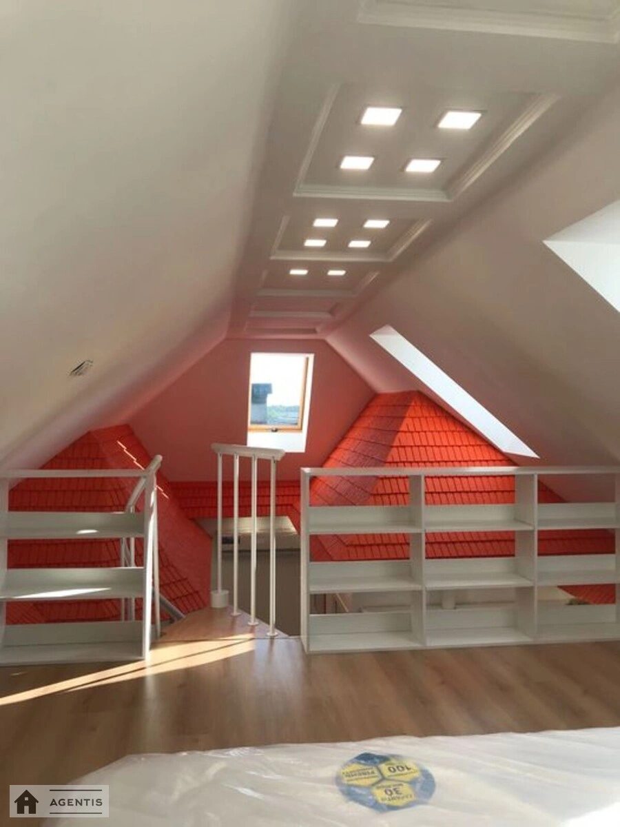 Здам квартиру 1 кімната, 65 m², 2 пов./3 поверхи. Івана Сірка вул., Київ. 