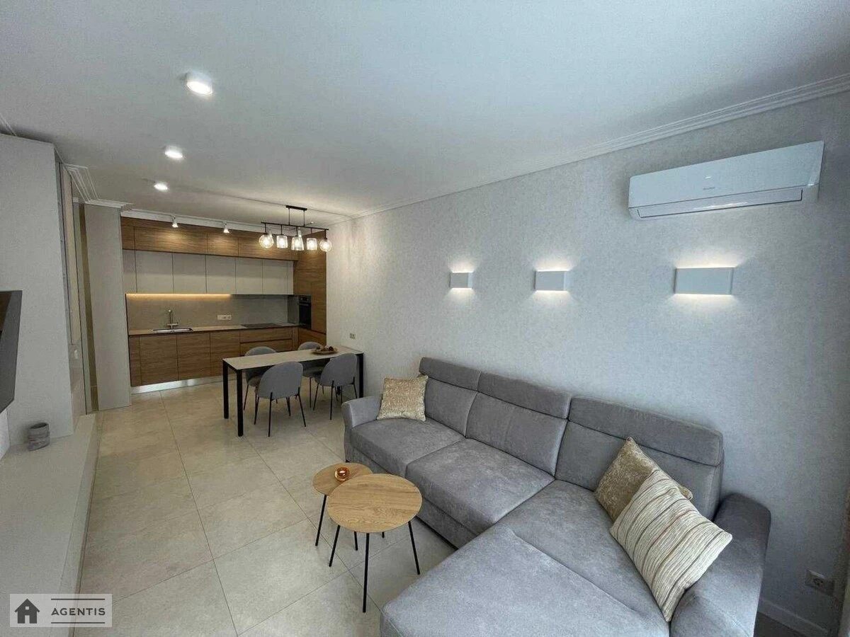 Сдам квартиру 1 комната, 50 m², 9 эт./21 этаж. Правды, Киев. 