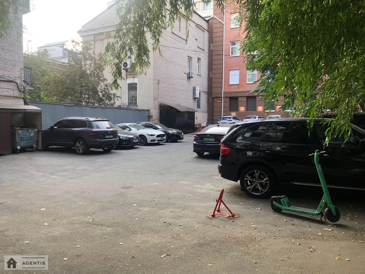 Здам квартиру 2 кімнати, 50 m², 3 пов./9 поверхів. 54, Велика Васильківська 54, Київ. 