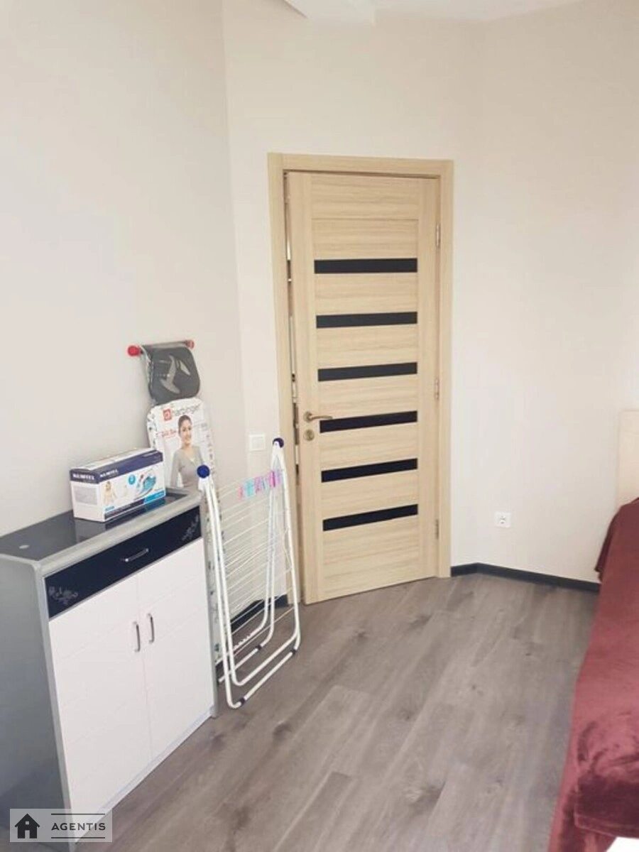 Сдам квартиру 1 комната, 34 m², 5 эт./25 этажей. 3, Михайла Максимовича вул. (Онуфрія Трутенка), Киев. 