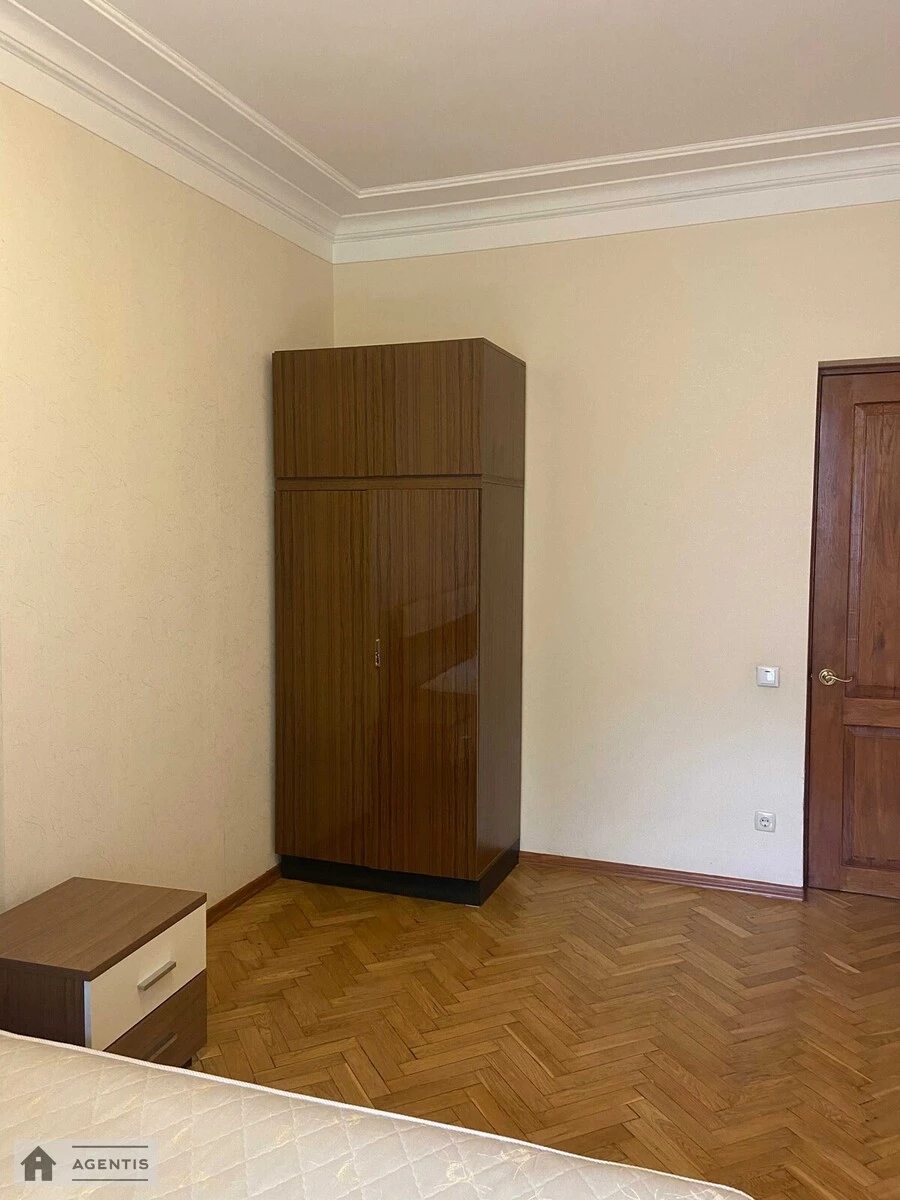 Apartment for rent 2 rooms, 54 m², 5th fl./5 floors. 20, Panasa Myrnoho vul., Kyiv. 