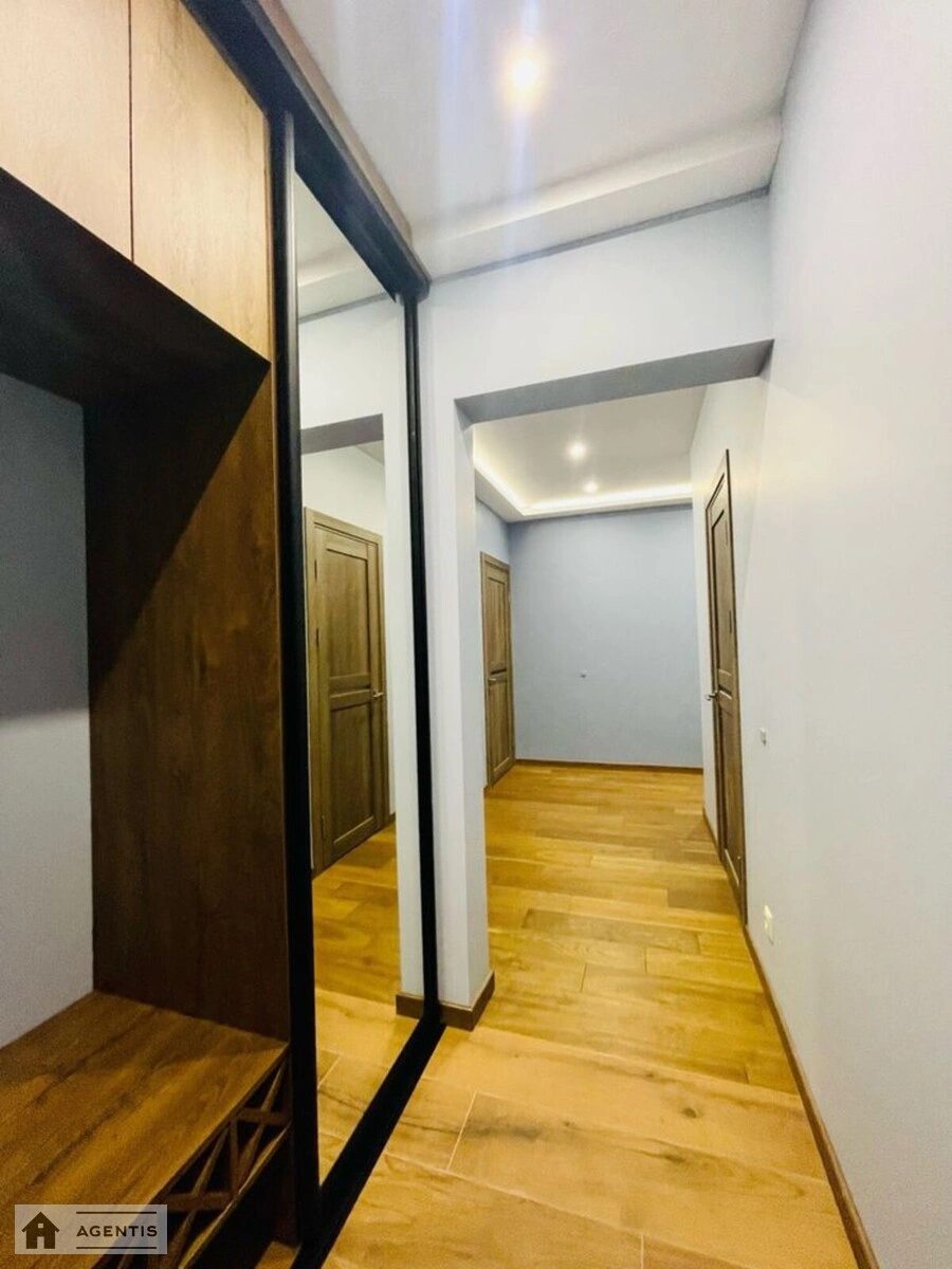 Сдам квартиру 3 комнаты, 85 m², 4 эт./16 этажей. 28, Михайла Максимовича вул. (Онуфрія Трутенка), Киев. 