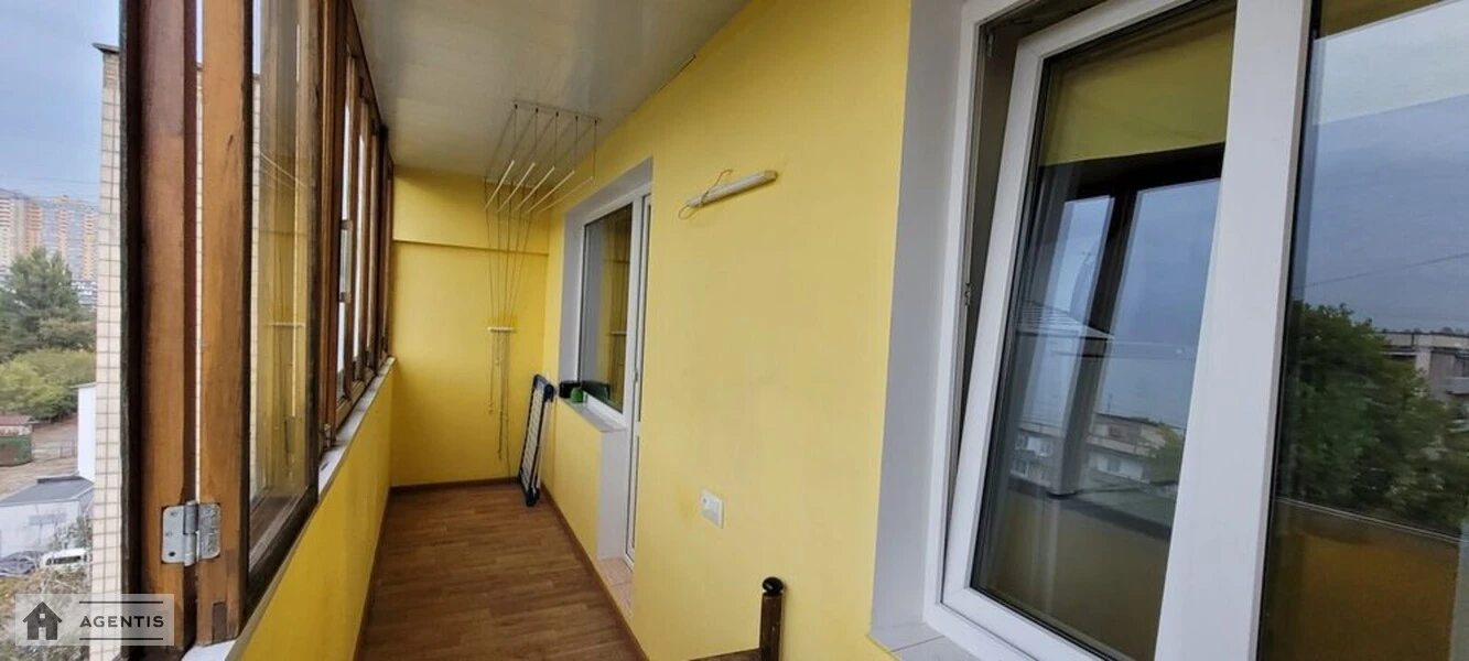 Здам квартиру 1 кімната, 33 m², 9 пов./9 поверхів. Маршала Рокосовського просп., Київ. 