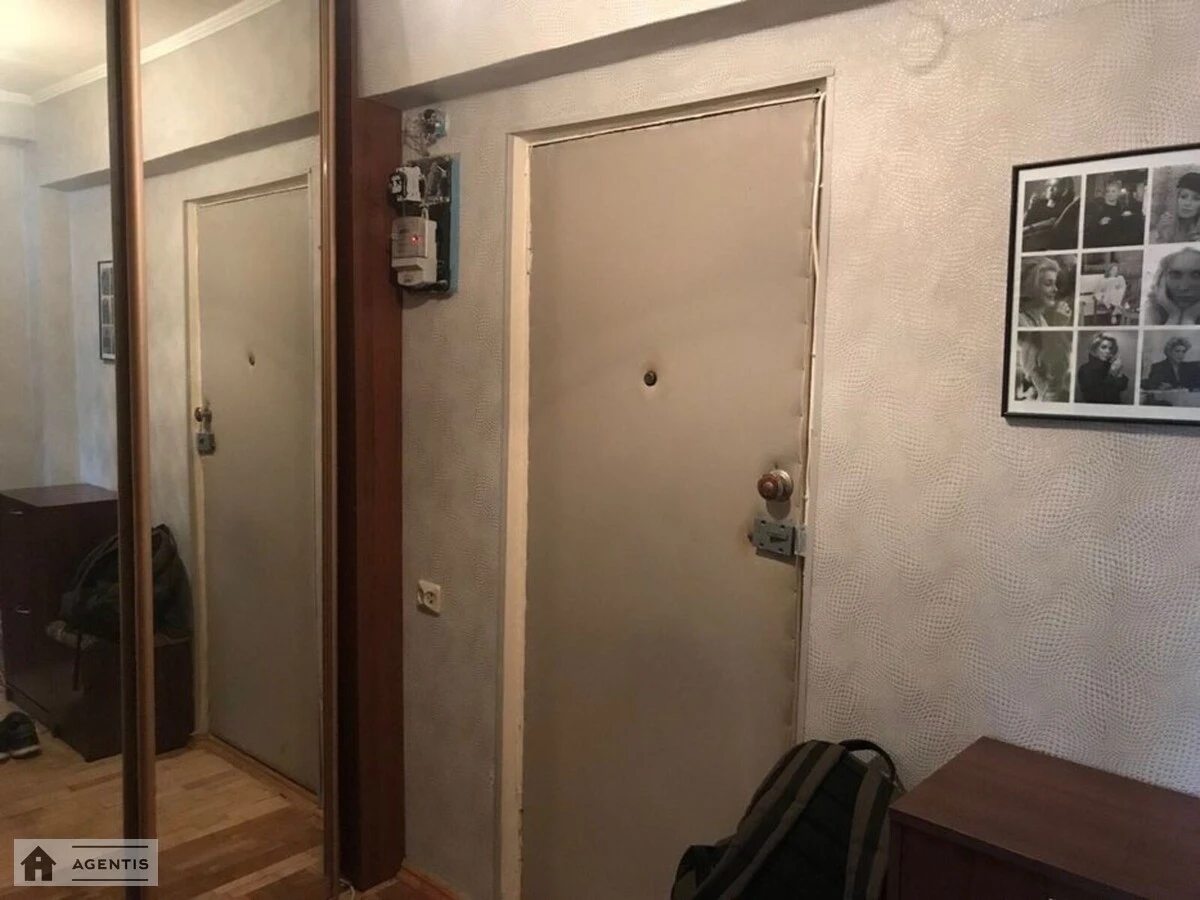 Здам квартиру 1 кімната, 30 m², 5 пов./5 поверхів. 10, Януша Корчака вул. (Баумана), Київ. 