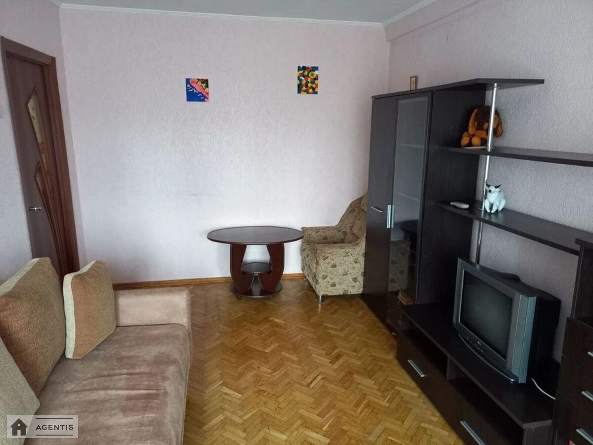 Здам квартиру 1 кімната, 30 m², 5 пов./5 поверхів. 10, Януша Корчака вул. (Баумана), Київ. 