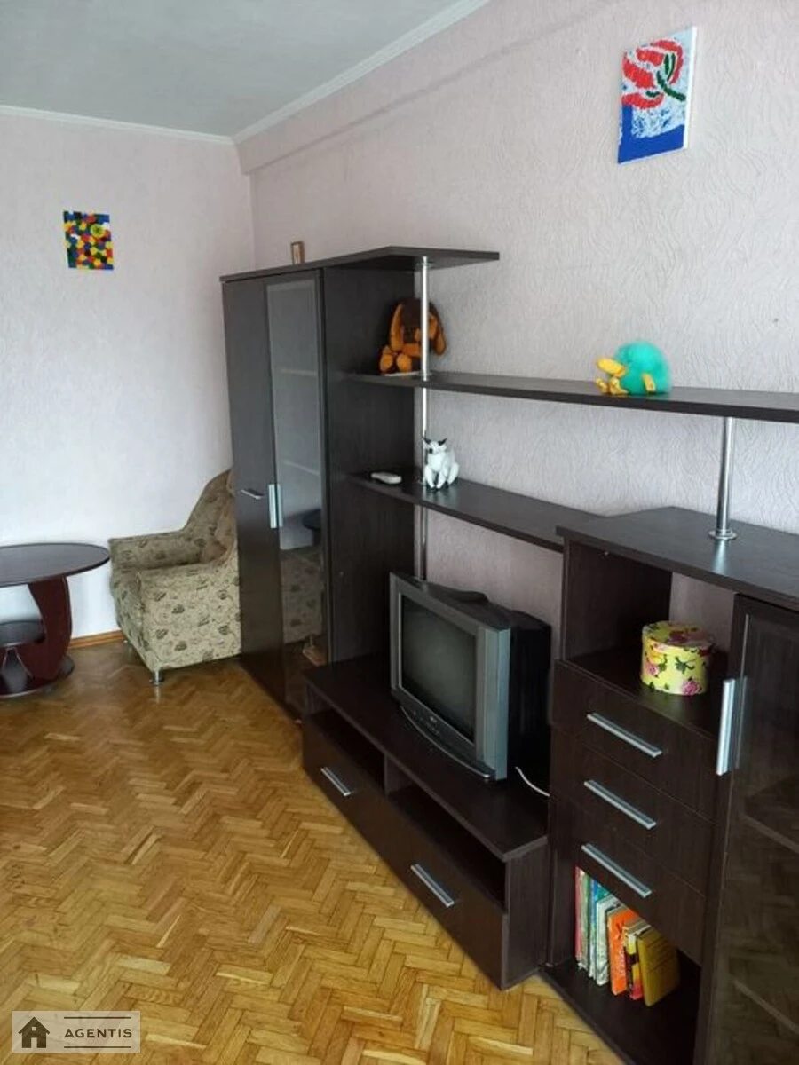 Здам квартиру 1 кімната, 30 m², 5 пов./5 поверхів. 10, Януша Корчака вул. (Баумана), Київ. 