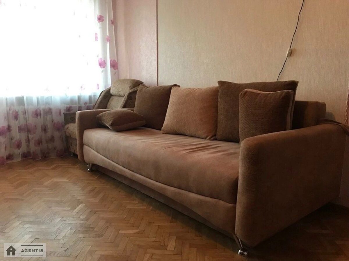 Здам квартиру 1 кімната, 30 m², 5 пов./5 поверхів. 10, Януша Корчака вул. (Баумана), Київ. 