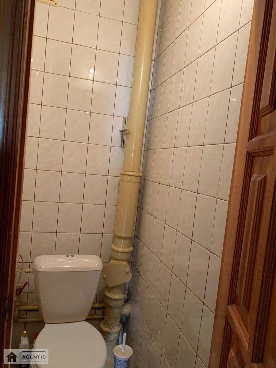 Сдам квартиру 3 комнаты, 68 m², 18 эт./18 этажей. 25, Академіка Єфремова вул. (Командарма Уборевича), Киев. 