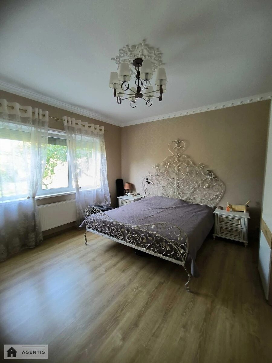 Apartment for rent 2 rooms, 95 m², 1st fl./2 floors. Dniprovskyy rayon, Kyiv. 