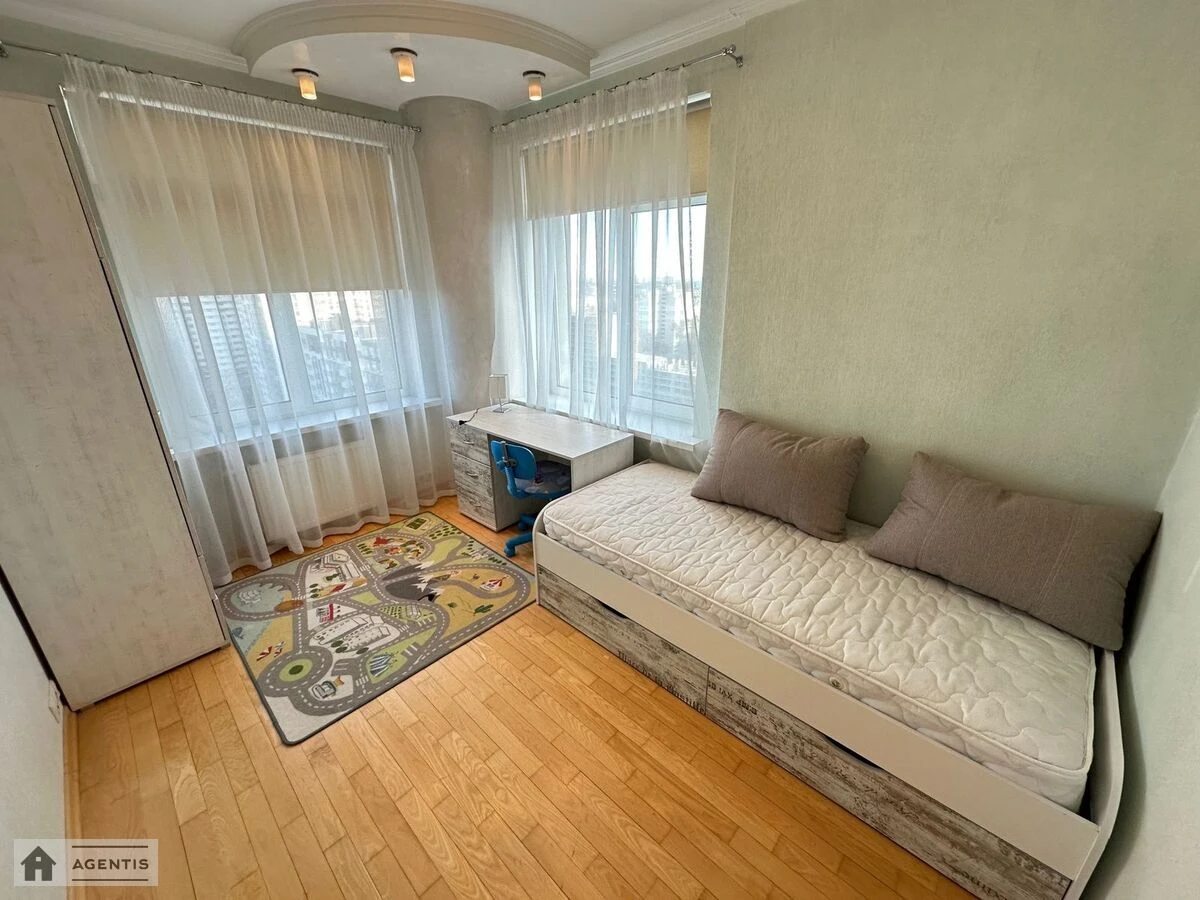 Сдам квартиру 4 комнаты, 154 m², 17 эт./26 этажей. 22, Львовская 22, Киев. 