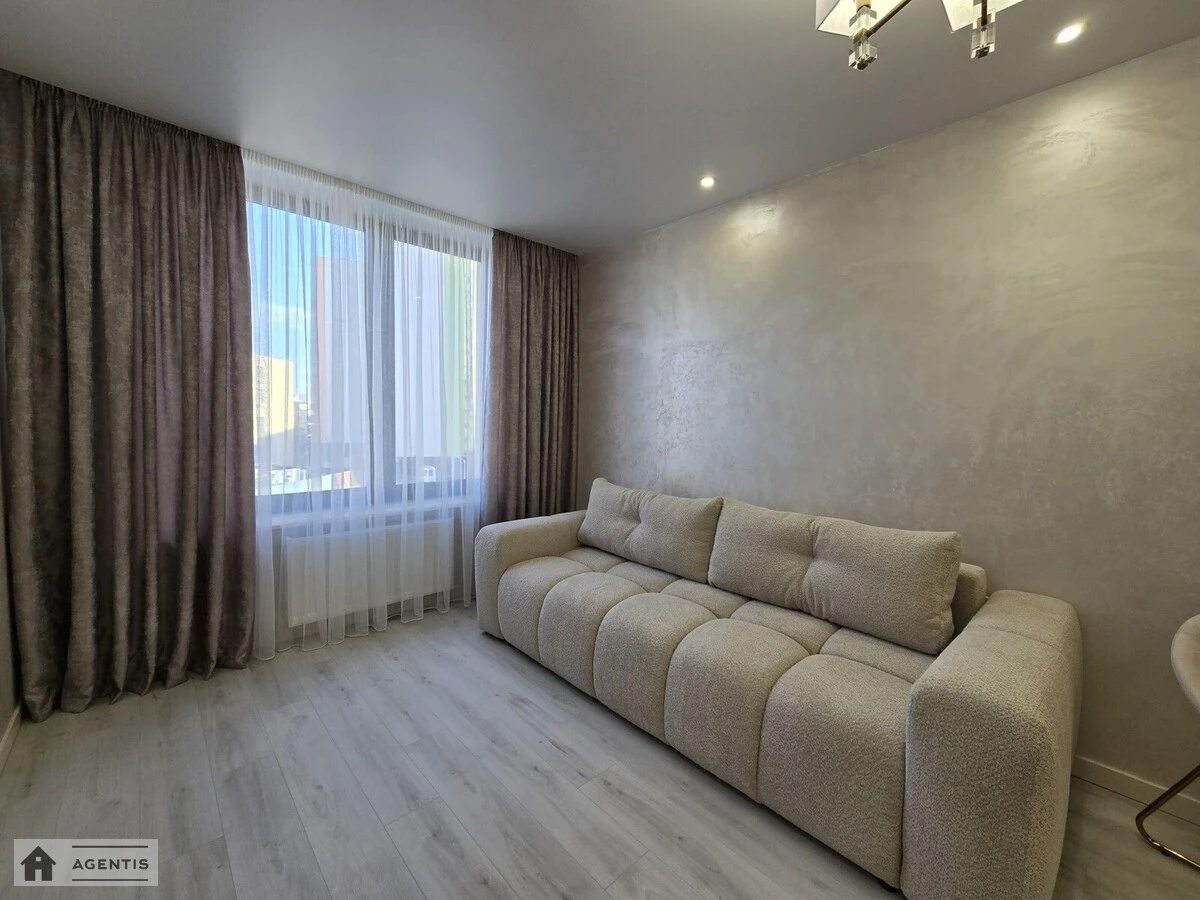 Apartment for rent 1 room, 42 m², 4th fl./14 floors. Beresteyskyy prosp. Peremohy, Kyiv. 