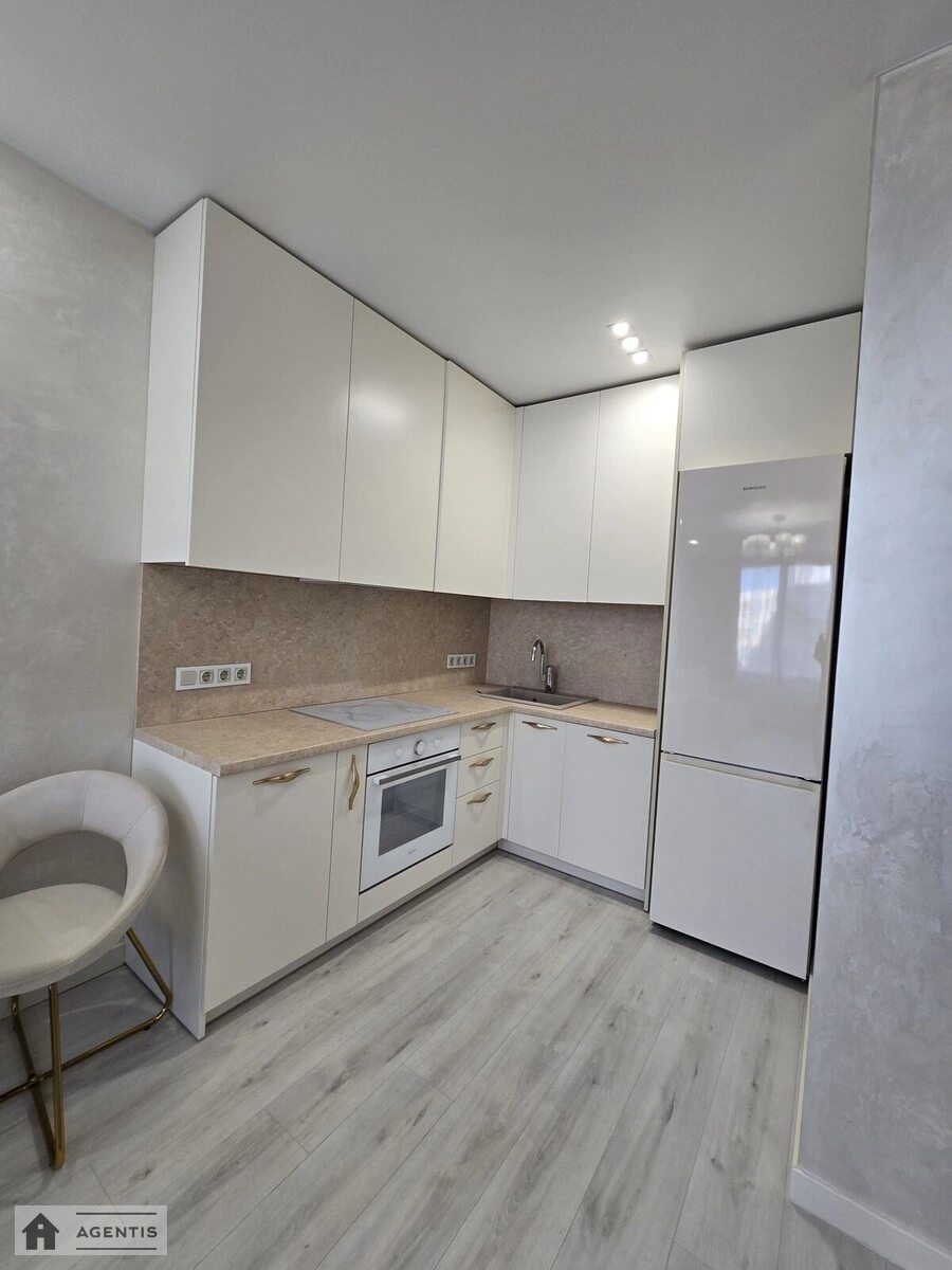 Здам квартиру 1 кімната, 42 m², 4 пов./14 поверхів. Берестейський просп. (Перемоги), Київ. 