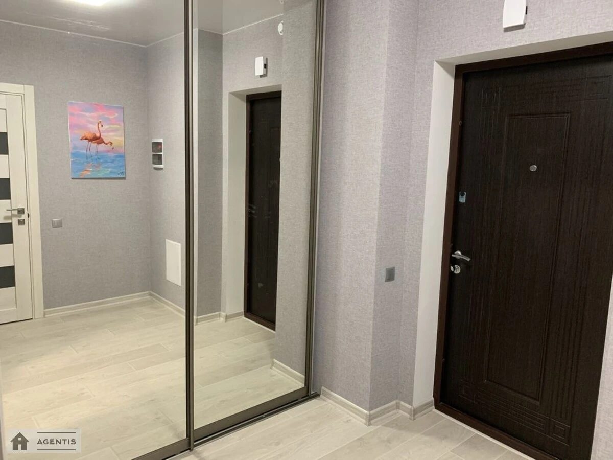 Здам квартиру 2 кімнати, 41 m², 7 пов./13 поверхів. 43, Правди 43, Київ. 