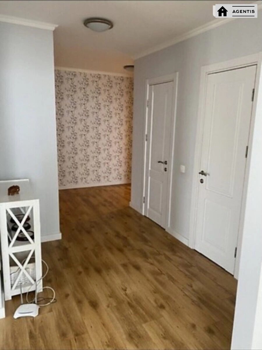 Сдам квартиру 2 комнаты, 80 m², 23 эт./25 этажей. 23, Урловская 23, Киев. 