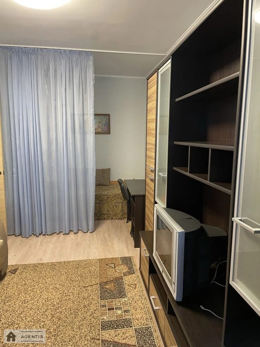 Сдам квартиру 1 комната, 37 m², 2 эт./24 этажа. 66, Генерала Наумова вул., Киев. 