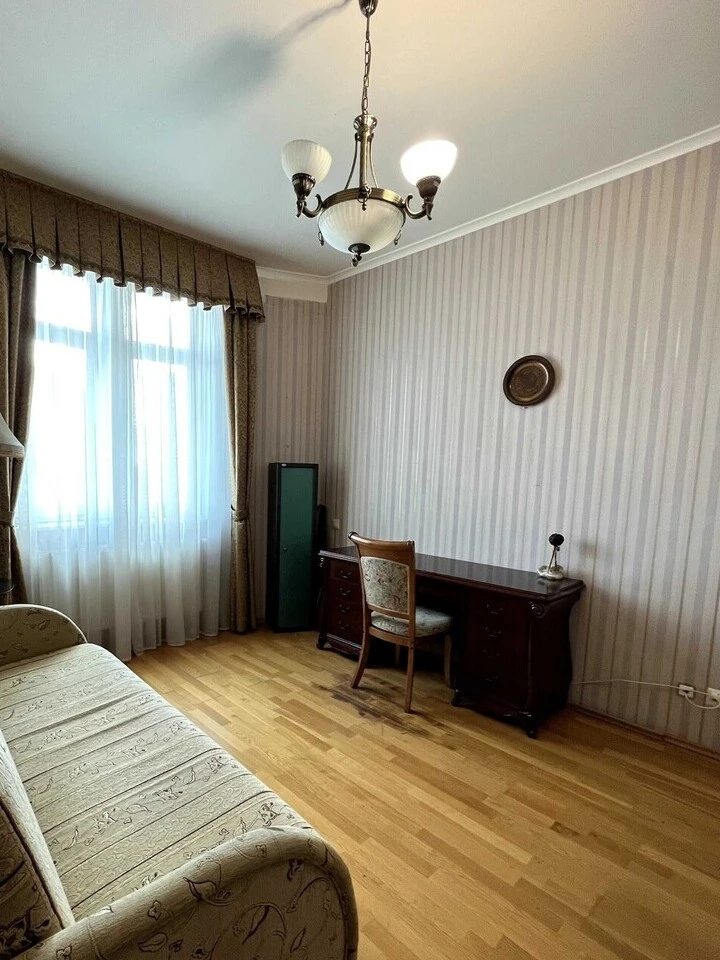 Сдам квартиру 3 комнаты, 150 m², 9 эт./25 этажей. 59, Зверинецкая 59, Киев. 