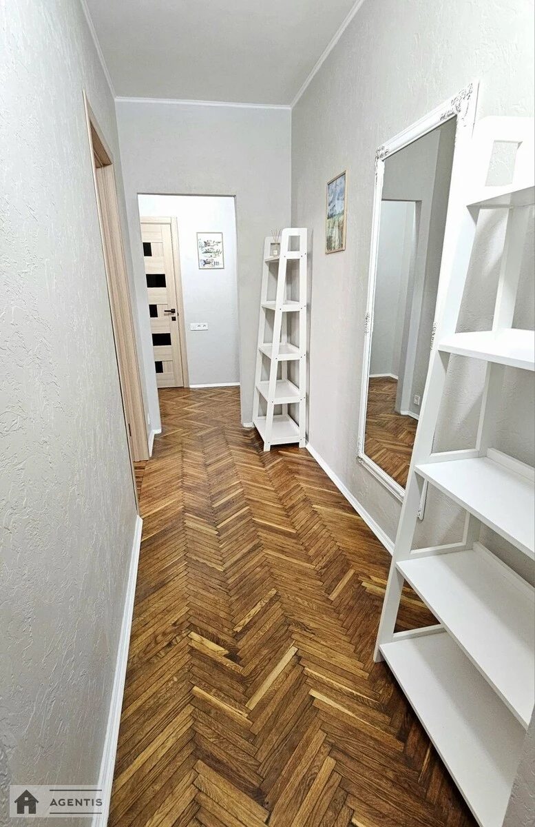 Apartment for rent 3 rooms, 72 m², 9th fl./9 floors. Obolonskyy rayon, Kyiv. 