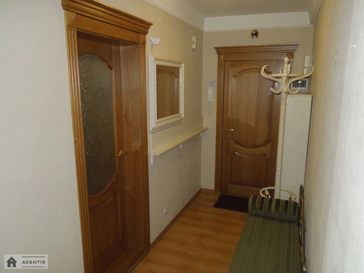 Apartment for rent 2 rooms, 56 m², 7th fl./9 floors. 45, Entuziastiv 45, Kyiv. 