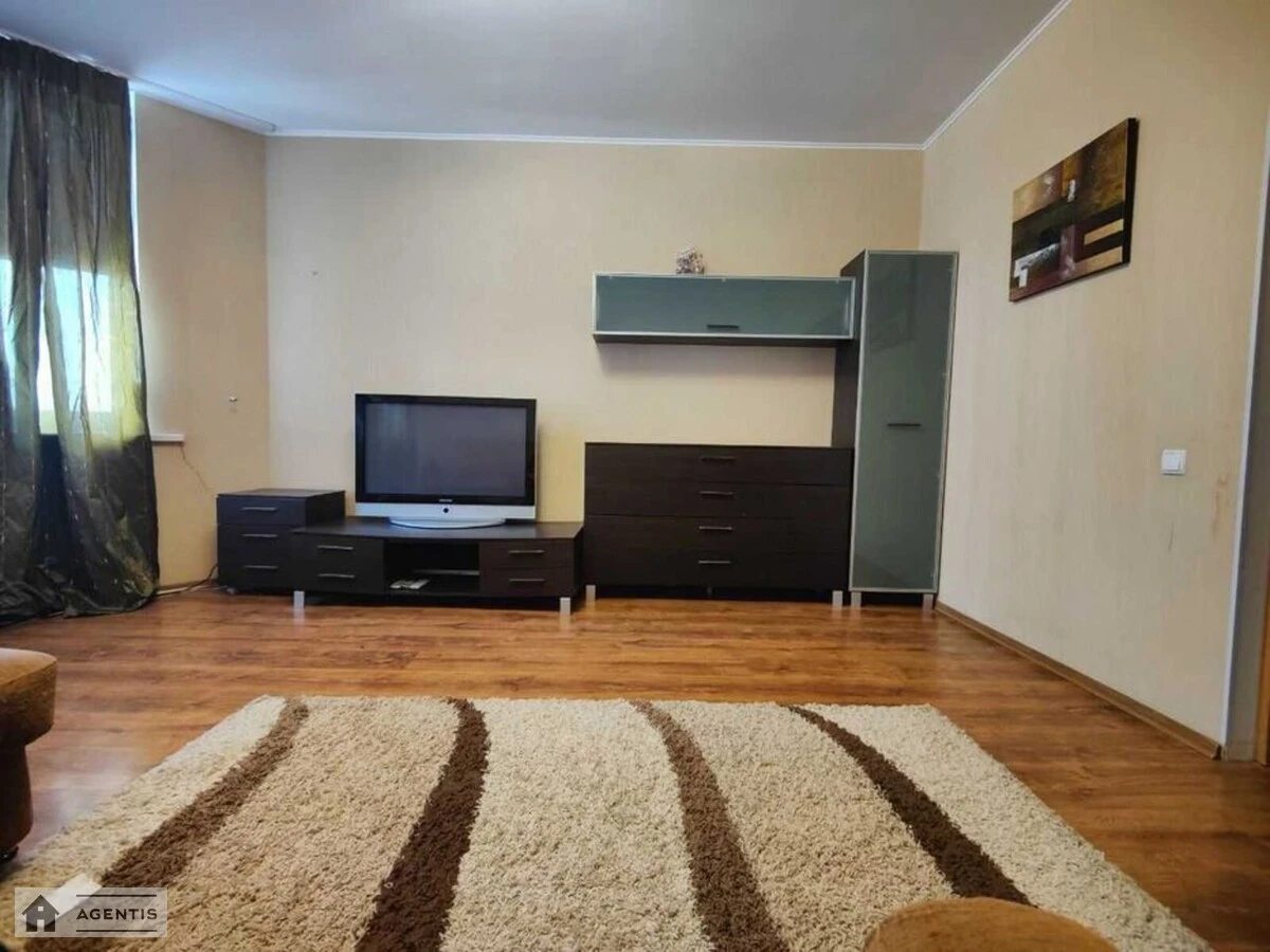 Сдам квартиру 2 комнаты, 74 m², 7 эт./25 этажей. 3, Олени Пчілки вул., Киев. 