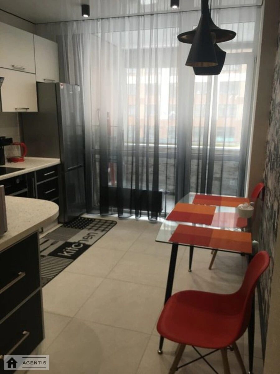 Сдам квартиру 1 комната, 42 m², 3 эт./19 этажей. Олександра Олеся вул., Киев. 