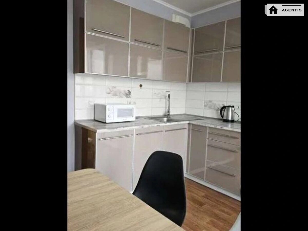 Сдам квартиру 1 комната, 37 m², 16 эт./25 этажей. 5, Софії Русової вул., Киев. 