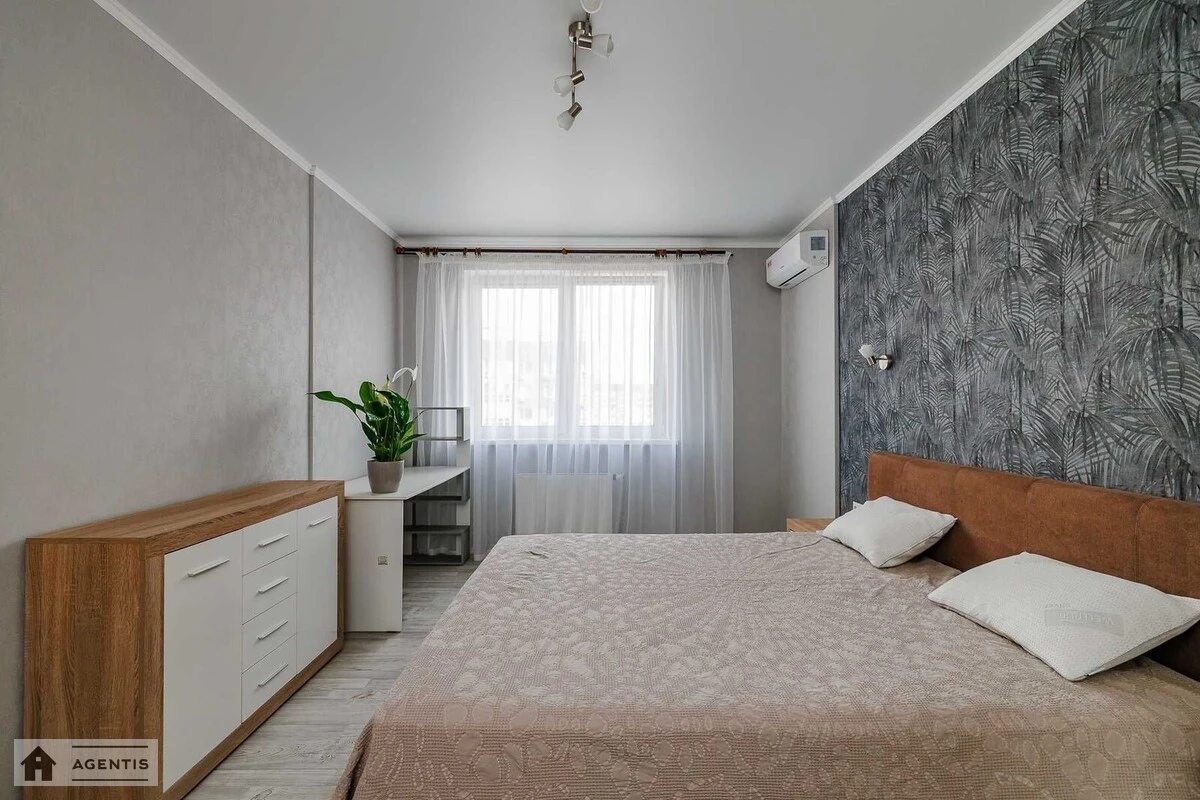 Apartment for rent 2 rooms, 65 m², 22nd fl./25 floors. 38, Yelyzavety Chavdar vul., Kyiv. 