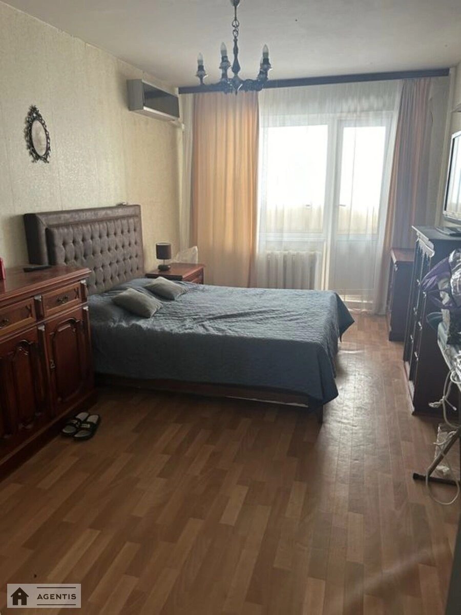 Сдам квартиру 2 комнаты, 70 m², 16 эт./16 этажей. 9, Братиславская 9, Киев. 