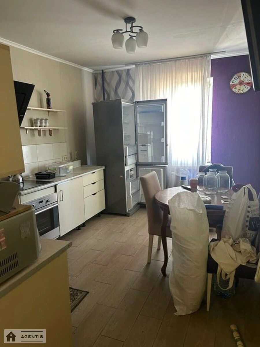 Apartment for rent 2 rooms, 70 m², 16th fl./16 floors. 9, Bratyslavska 9, Kyiv. 