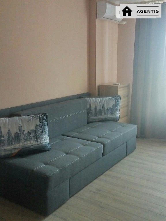 Сдам квартиру 1 комната, 45 m², 17 эт./26 этажей. 20, Соломянська вул., Киев. 