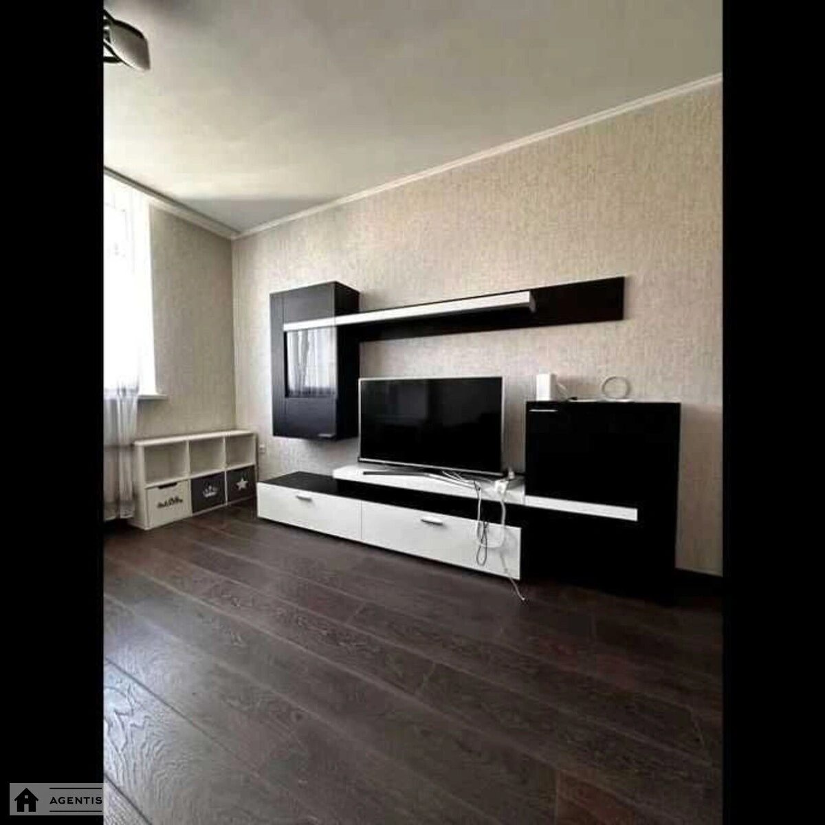 Apartment for rent 2 rooms, 64 m², 24th fl./25 floors. Voskresenska, Kyiv. 